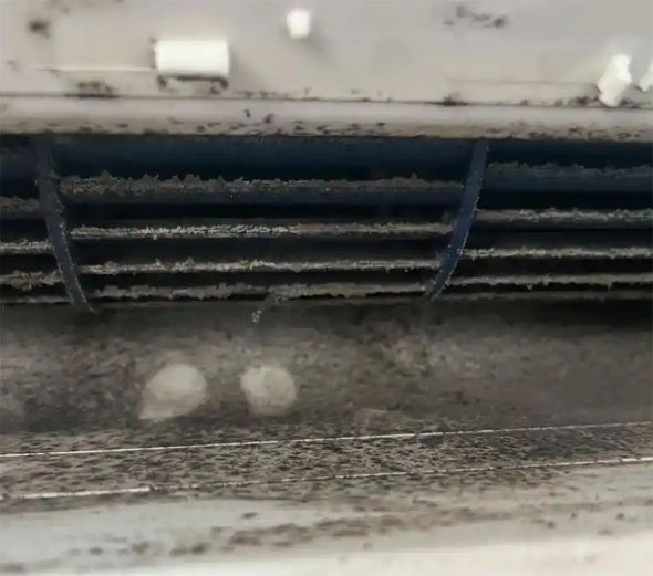 固安空调吹的风有股烧焦味是怎么回事